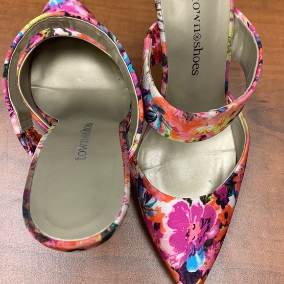 Town Shoes Flower Sandal Heels Size 5 - Picture 2 of 5